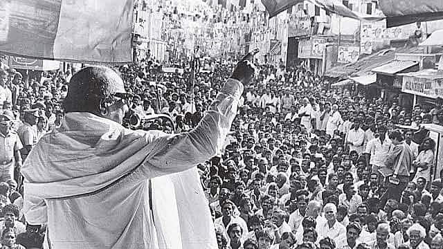 “சரித்திரம் எழுதி, சாதனை படைத்து, சகாப்தமாக வாழ்கிறார் கலைஞர்”: தினகரன் நாளேடு தலையங்கம் தீட்டி புகழாரம்!