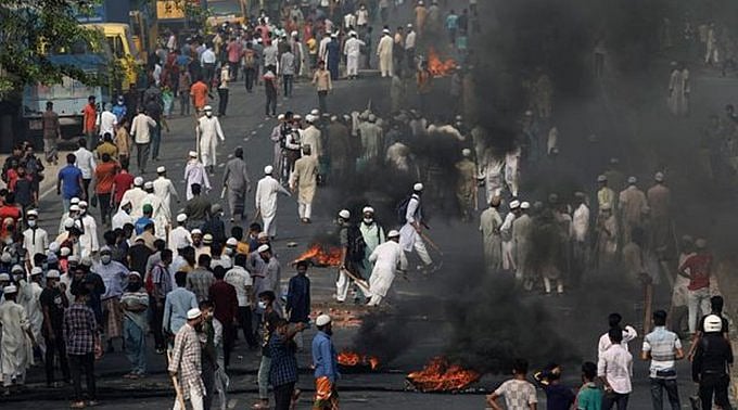 மோடி வருகையொட்டி வங்கதேசத்தில் வெடித்த கலவரம் : போராட்டத்தில் பலியானோர் எண்ணிக்கை 11 ஆக உயர்வு! 