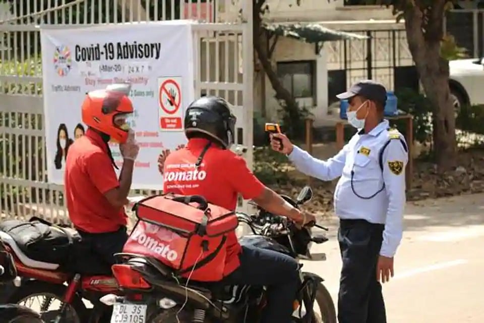 Zomato டெலிவரி பாய்.. பொய் சொன்ன பெண் : யார் பக்கம் நிற்கப்போகிறோம் நாம்?