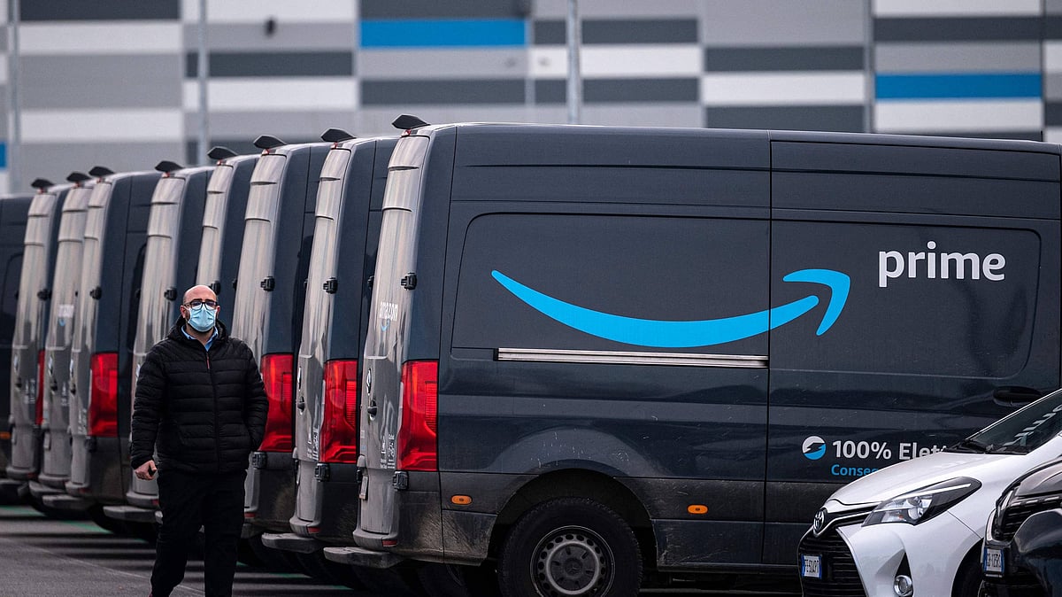 “ஊழியர்களை பாட்டில்களில் சிறுநீர் கழிக்க வைத்த அவலம்”:
உண்மையை ஒத்துக் கொண்டு மன்னிப்பு கேட்ட ‘அமேசான்’ !