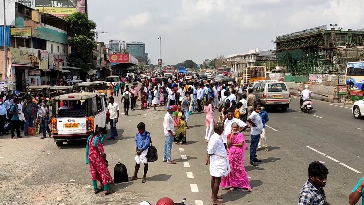 தோல்வி பயத்தின் உச்சம்: பேருந்துகளை இயக்கவிடாமல் தடுத்த அதிமுக அரசு -  சர்வாதிகாரம் செய்யும் எடப்பாடி!