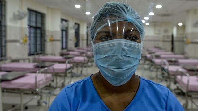 தமிழகத்தில் 80 நோயாளிகளுக்கு ஒரு மருத்துவர்: ஆக்சிஜன், தடுப்பூசி, மருந்து போல் டாக்டர்களுக்கு தட்டுப்பாடு