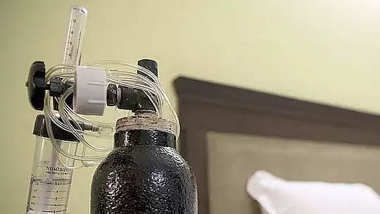 தமிழ்நாட்டுக்கே ஆக்சிஜன் பற்றாக்குறை இருக்கும் நிலையில்  மற்ற மாநிலங்களுக்கு அனுப்புவதா?