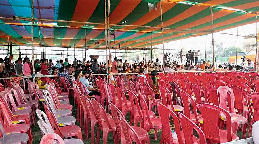 “காலி சேர்கள்... பரப்புரையை ரத்து செய்த ஜே.பி.நட்டா” - அவசர சந்திப்பு என பொய்க் காரணம் கூறிய மேலிடம்!