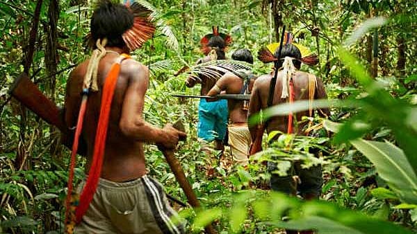 வேட்டையாடச் சென்ற நண்பர்களில் 3 பேர் தற்கொலை - காரணம் அறிந்த கிராம மக்கள் சோகம்!