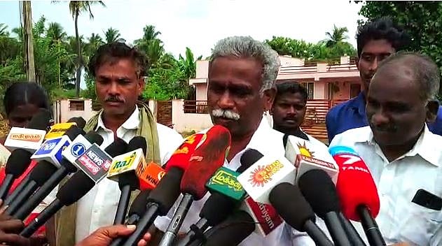 கிராம மக்களின் நில பத்திரங்களை அடமானம் வைத்து பணம் பறிப்பு: நூதனமுறையில் மோசடியில் ஈடுபட்ட நபர் தலைமறைவு!