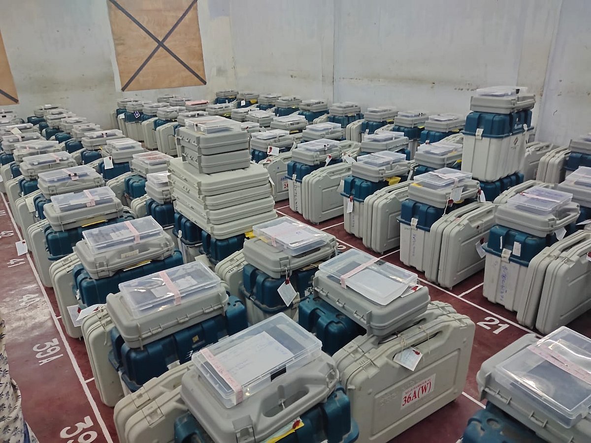 “ஓட்டு மிஷினை தூக்கி சென்ற அவலம்; பூத் சிலிப் இல்லை” : மக்களின் நம்பகத்தன்மையை இழந்த தேர்தல் ஆணையம்?!