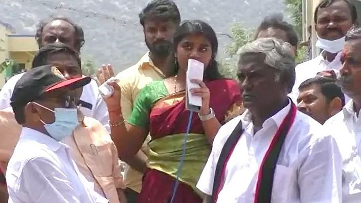 மருத்துவர் ராமதாசின் உருட்டல், மிரட்டல்களுக்கு எல்லாம் பயப்பட மாட்டோம் : காடுவெட்டி குருவின் மகள் ஆவேசம்!