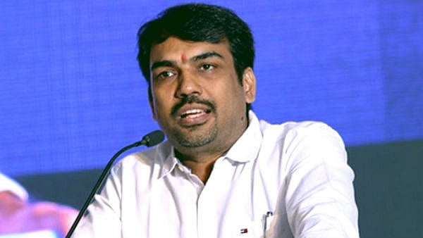 “கொரோனாவை தடுக்க வக்கற்ற பா.ஜ.க அரசை காப்பாற்ற இந்த வேடமா?” - ரங்கராஜ் பாண்டேவின் கருத்தால் சர்ச்சை!