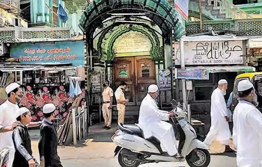 “சாதியாவது.. மதமாவது..” - கொரோனா நோயாளிகளுக்கு இலவசமாக ஆக்சிஜன் சிலிண்டர்களை வழங்கி உதவும் மசூதிகள்!