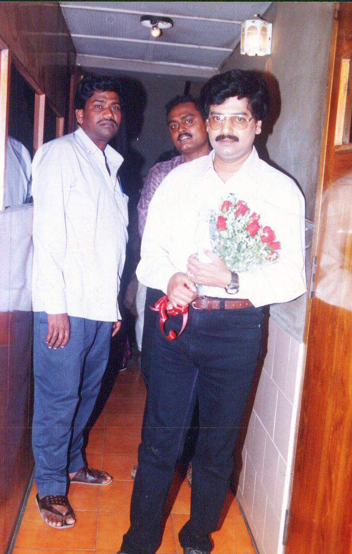 அமெரிக்கன் கல்லூரியில் விவேக்: முதன் முதலில் ஆங்கில இசைஞனாக நடித்த விவேக் - நினைவலைகள் பகிரும் நண்பர்கள்!