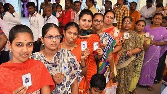 “மாற்றத்தை விரும்பும் மக்கள்” : 9 மணி நிலவரம் : தமிழகம் முழுவதும் 13.80 சதவீத வாக்குகள் பதிவு!