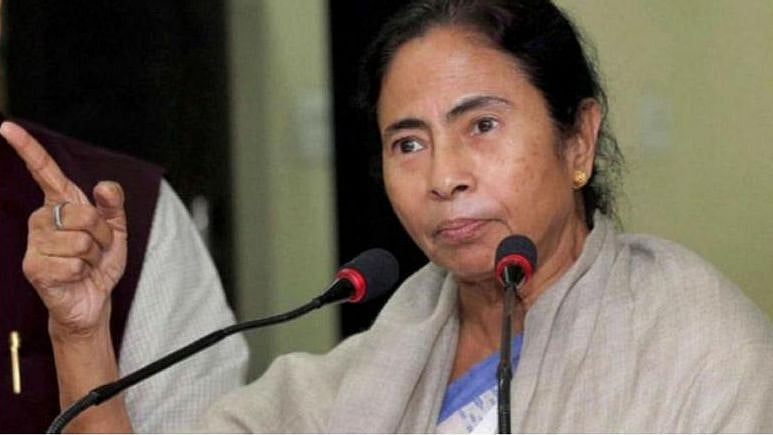 "மினி பாகிஸ்தான் எனப் பேசிய மோடிக்கு ஏன் நோட்டீஸ் அனுப்பவில்லை" : தேர்தல் ஆணையத்துக்கு மம்தா கேள்வி!