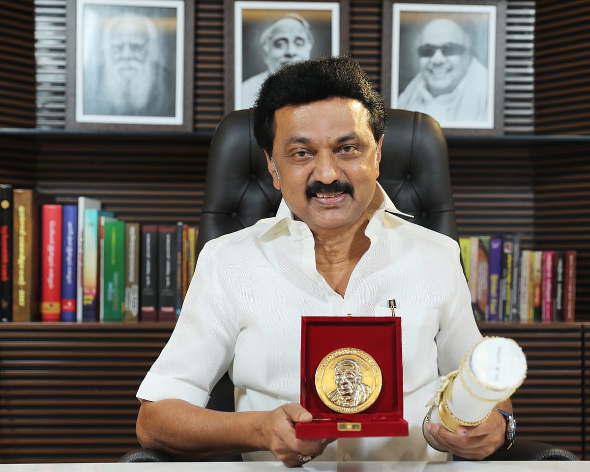 சமூக நலத் திட்டங்களுக்கான 'Champions of Change Award 2020’ விருது பெற்றார் தி.மு.க தலைவர் மு.க.ஸ்டாலின்!