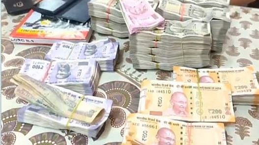 சிட் ஃபண்ட், FD என பல வகையில் தொடர் மோசடி; IT ரெய்டில் சிக்கிய தேமுதிக பிரமுகர் - ரூ.12 கோடி பறிமுதல்!