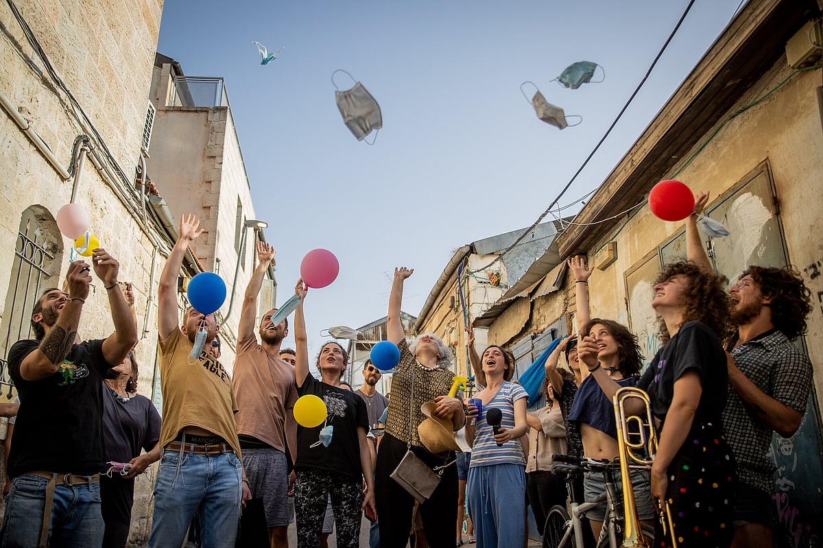இஸ்ரேல் கொரோனா தொற்றில் இருந்து விடுபட்டது எப்படி? : கவனிக்கத்தக்க முக்கிய அம்சங்கள்!