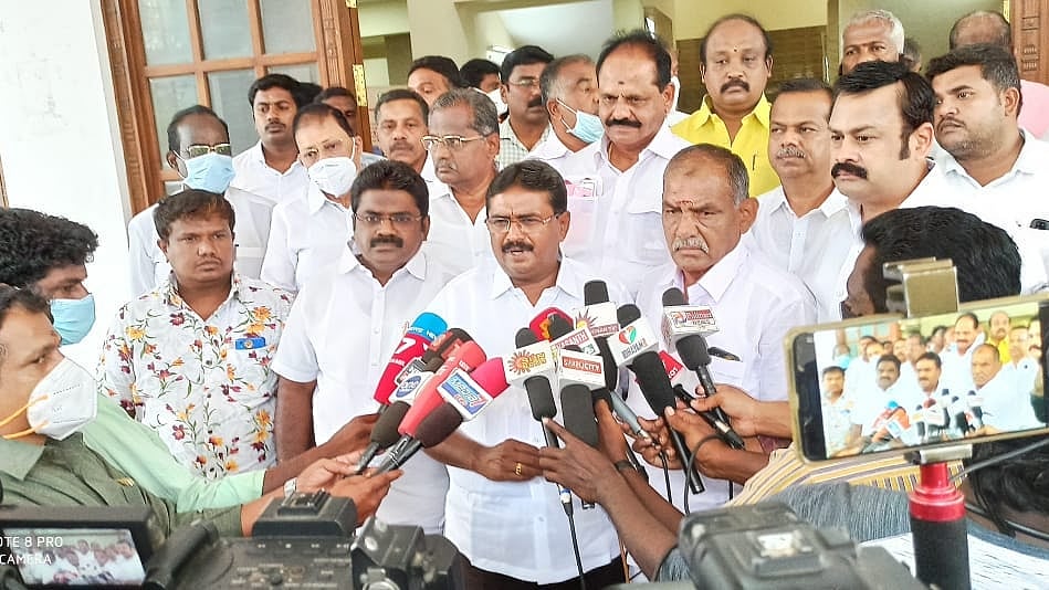 "CCTV ஒளிபரப்பு தடைபடுவது ஏன்? மையங்களுக்குள் வெளியாட்களுக்கு என்ன வேலை?” - கோவையில் வேட்பாளர்கள் புகார்!