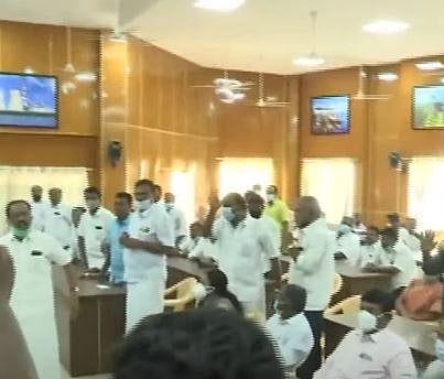 ஆக்சிஜனை சாக்காக வைத்து ஸ்டெர்லைட்டை திறக்க முயல்வதா? - கருத்துக்கேட்பு கூட்டத்தில் பொங்கியெழுந்த மக்கள்