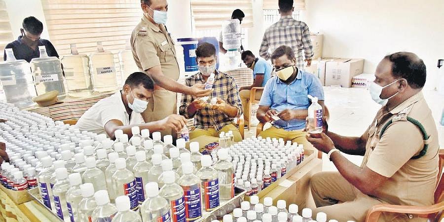 சென்னையில் கள்ளச் சந்தையில் கொள்ளை விலைக்கு விற்கப்படும் ‘ரெம்டெசிவர்’ : வேடிக்கை பார்க்கும் காவல்துறை!