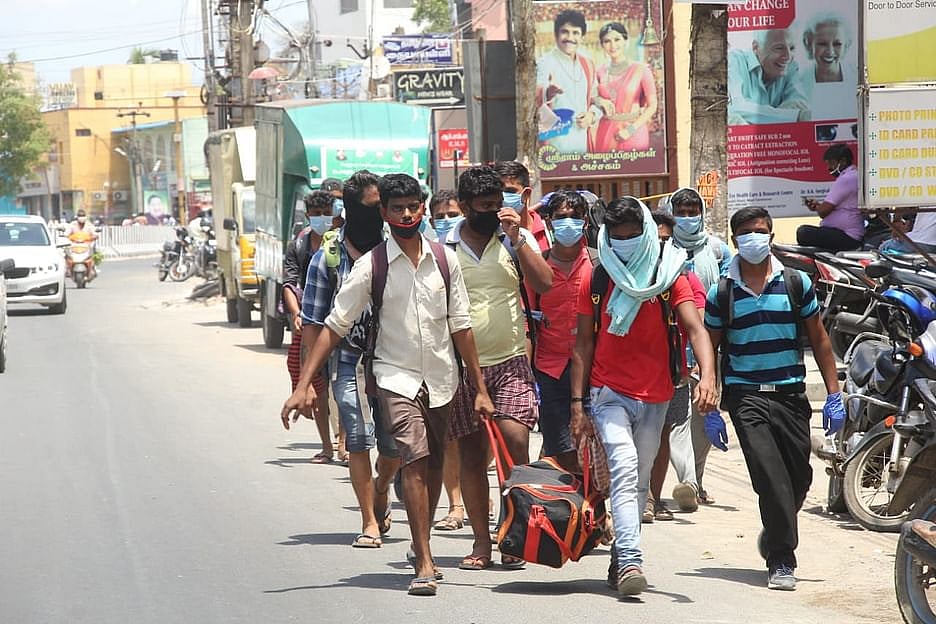 மீண்டும் ஊர் திரும்பும் படலம்: எப்போ டிக்கெட் கிடைக்கும் என சென்ட்ரலில் காத்திருக்கும் தொழிலாளர்கள்!