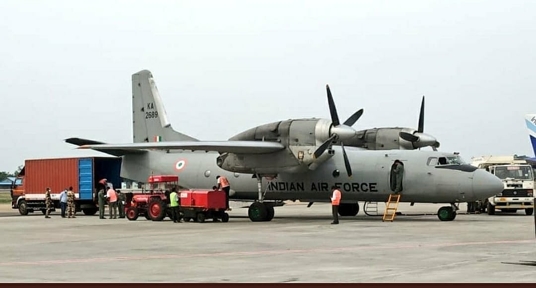 3 டன் எடையில் சென்னை வந்தது O2 கருவிகள், RTPCR கிட்ஸ் உள்ளிட்ட உபகரணங்கள் - துரிதமாகும் தடுப்பு பணிகள்!