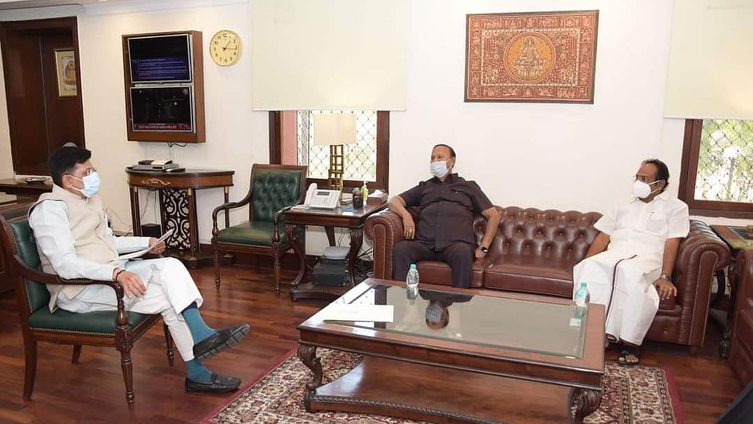 செங்கல்பட்டு To டெல்லி.. தடுப்பூசி பெறுவதற்கு சீரிய முயற்சி எடுக்கும் முதல்வர் மு.க.ஸ்டாலின் : முரசொலி!