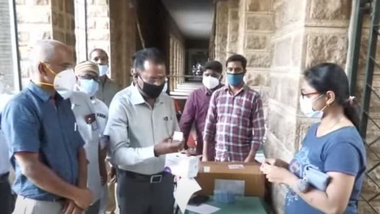 சென்னையில் மட்டுமே கிடைத்து வந்த ரெம்டெசிவர் இனி மதுரை, கோவையிலும்... முதல்வர் உத்தரவால் உடனடி நடவடிக்கை!