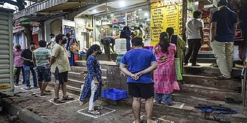 துரத்தும் கொரோனா: தமிழகத்தில் அமலானது புதிய கட்டுப்பாடுகள்; எவையெல்லாம் இயங்கும்?