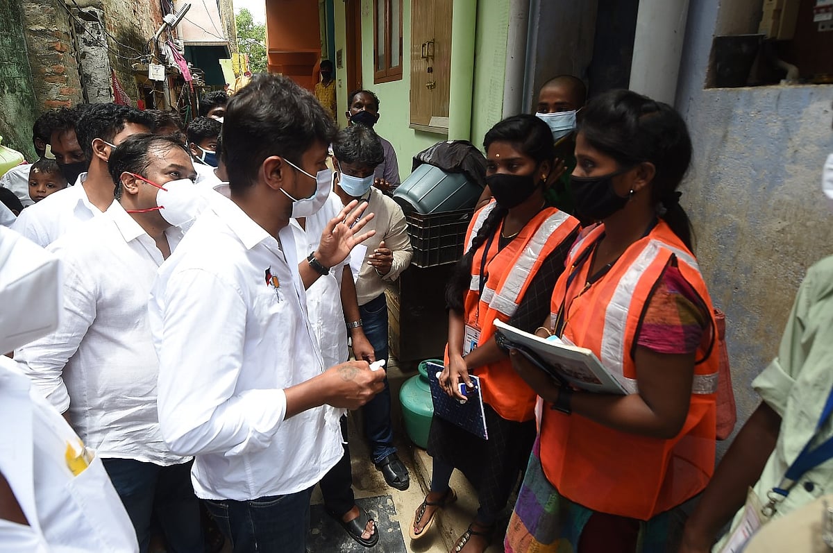 ‘கலக்குறார் உதயநிதி’ : மக்களின் ஏகோபித்த வாழ்த்தோடு வலம் வரத் தொடங்கியுள்ளார் உதயநிதி - சிலந்தி கட்டுரை!