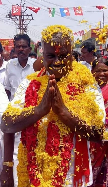 “குடிசை வீட்டில் இருந்து கோட்டைக்குப் போகும் தோழர் மாரிமுத்து” : ட்விட்டரில் கொண்டாடும் நெட்டிசன்கள்!