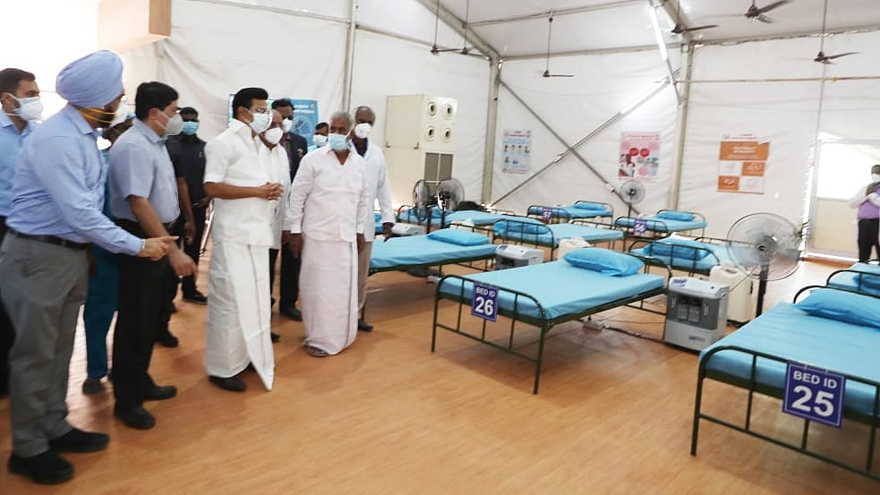 குழந்தைகளுக்கென 3,500 படுக்கைகள் கொண்ட சிகிச்சை மையம்.. 3வது அலையை எதிர்கொள்ள தயார்: ராதாகிருஷ்ணன் !