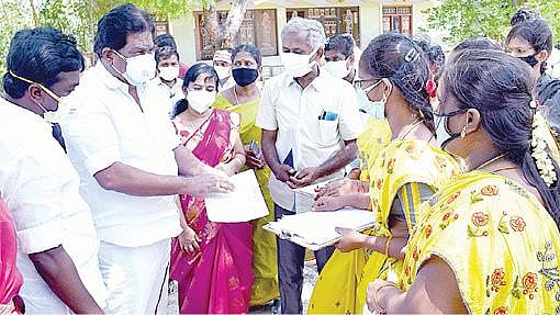 “மனசாட்சியோடு பேசுங்கள்; கொரோனாவில் அரசியல் செய்ய வேண்டாம்” - அ.தி.மு.கவினருக்கு அமைச்சர் மூர்த்தி பதில்!