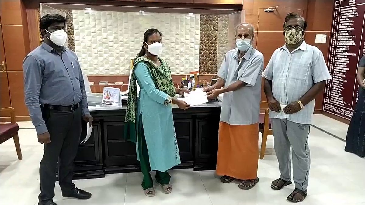 45 ஆண்டு கால சிறு சேமிப்பை முதல்வரின் கொரோனா நிவாரண நிதிக்கு வழங்கிய முதியவர்; காஞ்சியில் நெகிழ்ச்சி !