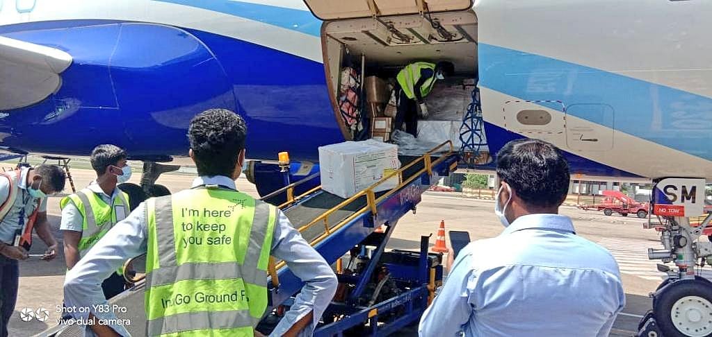  கூடுதலாக 78 ஆயிரம் கோவிஷீல்டு டோஸ் சென்னை வந்தன: தமிழகத்தில் தடுப்பூசி விநியோகம் விறுவிறு!