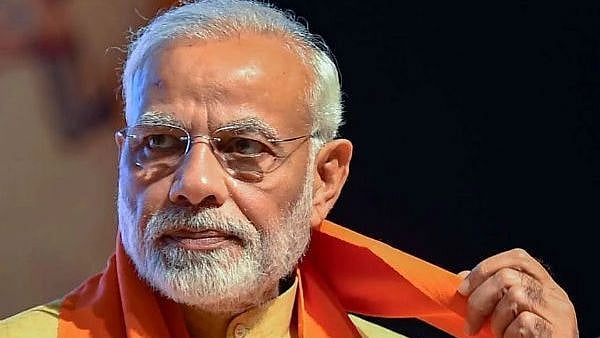 கொரோனாவால் செத்து மடியும் நாட்டு மக்கள்.. பெட்ரோல் விலையை தினந்தோறும் உயர்த்தி குளிர்காயும் மோடி அரசு !