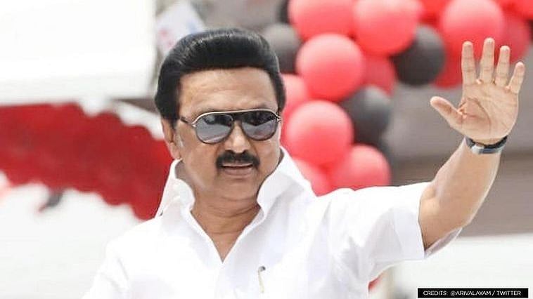 தனிப்பெரும் வெற்றி... ட்விட்டரில் டிரெண்டாகும் #முகஸ்டாலின்எனும்நான் - மகிழ்ச்சியில் தி.மு.க  தொண்டர்கள்!