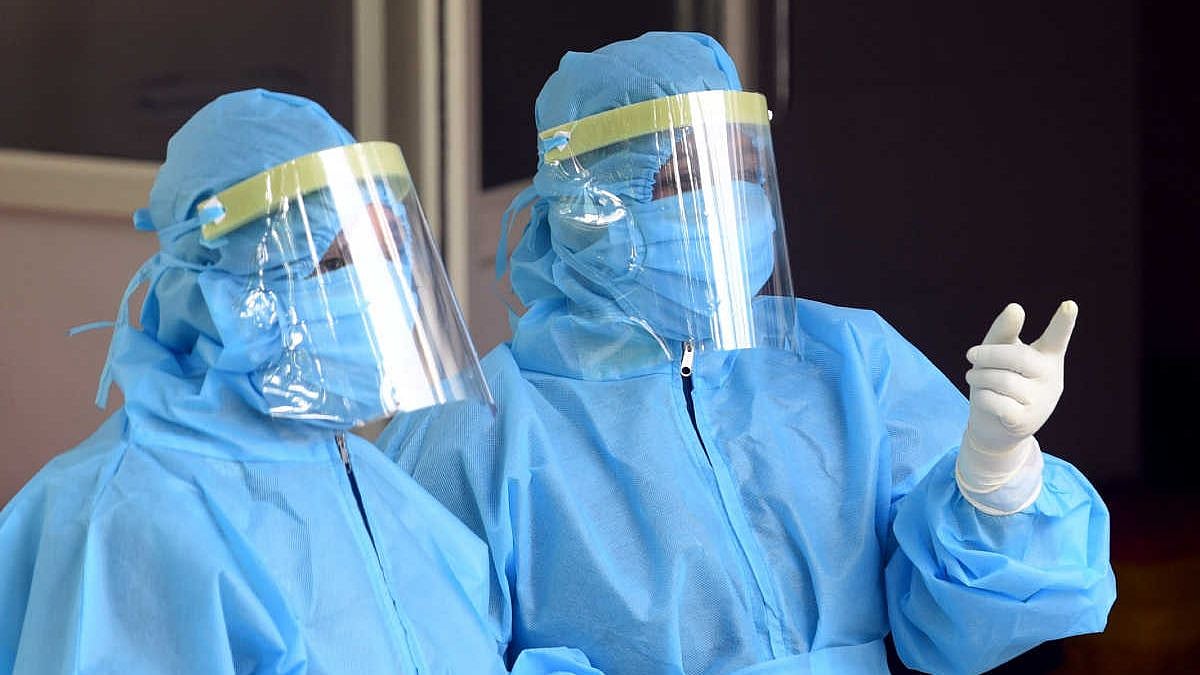 தரமில்லா PPE கிட் ; ஒரு மணி நேரத்திலேயே மூச்சுத்திணறல்;  புலம்பும் புதுச்சேரி செவிலியர்!