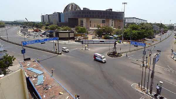 நாளை முதல் தமிழகத்தில் முழு ஊரடங்கு: எவை எவை இயங்கும்? இயங்காது? முழு விவரம் காண்க!