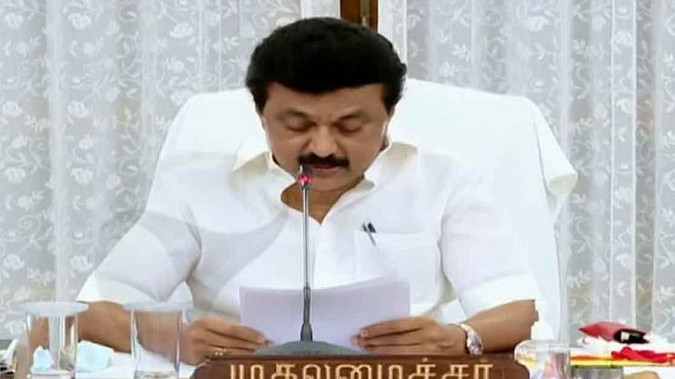 “போர்க்கால அடிப்படையில் செயல்படுவோம்”- பதவியேற்ற கையோடு கொரோனா தடுப்பு பணியில் தீவிரம் காட்டும் முதல்வர்!