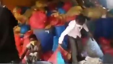 பயன்படுத்தப்பட்ட மாஸ்க், PPE கிட் மறுவிற்பனை.. பா.ஜ.க ஆளும் மாநிலத்தில் அவலம்.. வெளியான அதிர்ச்சி வீடியோ!