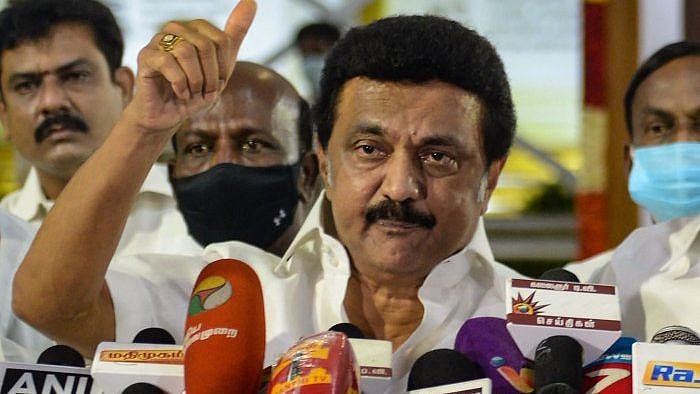 45 ஆண்டு கால சிறு சேமிப்பை முதல்வரின் கொரோனா நிவாரண நிதிக்கு வழங்கிய முதியவர்; காஞ்சியில் நெகிழ்ச்சி !