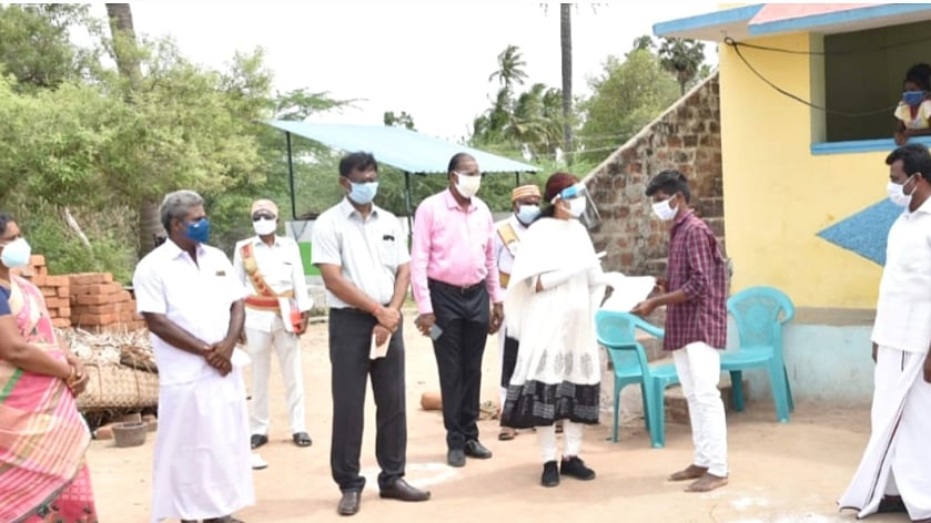 “உங்கள் தொகுதியில் முதலமைச்சர்'' : மனு அளித்தவருக்கு நேரில் சென்று உதவித்தொகை அளித்த மாவட்ட ஆட்சியர்!