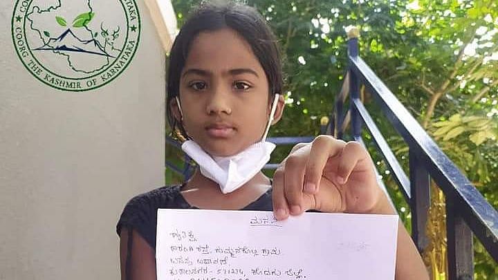 “எங்க அம்மா ஞாபகமாக அந்த ஃபோன் மட்டும்தான் இருக்கு” : கொரோனாவால் தாயை இழந்த மகள் உருக்கமான வேண்டுகோள்!
