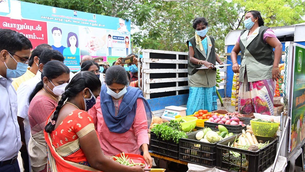 “தமிழகம் முழுவதும் வாகனங்கள் மூலம் காய்கறிகள், பழங்கள் விற்பனை செய்ய ஏற்பாடு” : தமிழக அரசு அறிவிப்பு!