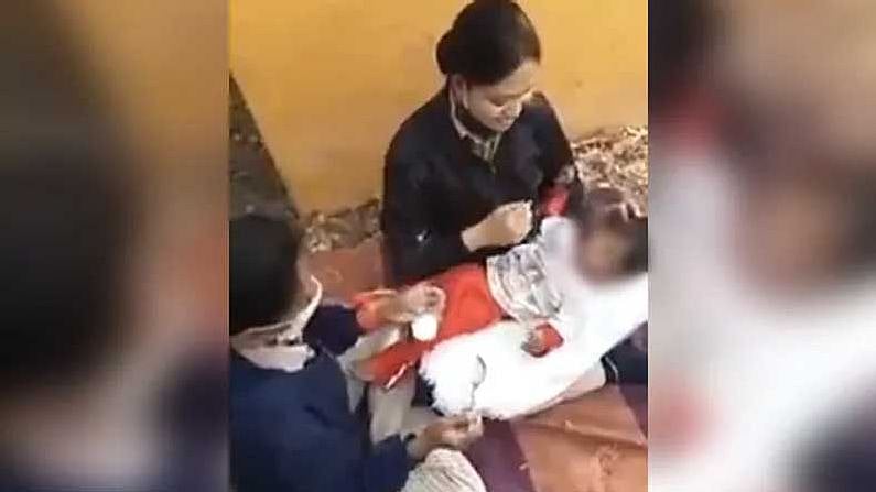 தாய் இறந்தது தெரியாமல் பசியால் அழுத குழந்தை; கொரோனா அச்சத்தால் உதவி செய்ய முன்வராத பொதுமக்கள்!