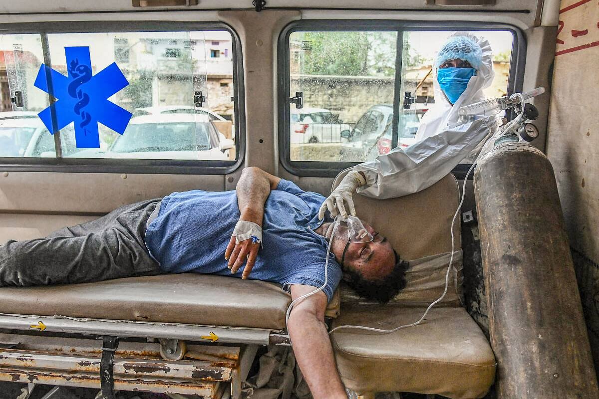 ஊரடங்கு அறிவித்தும் மிரட்டும் கொரோனா; ஸ்தம்பித்து நிற்கும் மகாராஷ்டிரா, கர்நாடக மாநிலங்கள்!