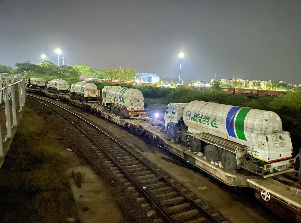 ஆக்சிஜன் தட்டுப்பாட்டை போக்க தமிழக அரசு தீவிரம்.. ஒடிசாவில் இருந்து 90 மெட்ரிக் டன் ஆக்சிஜன் இறக்குமதி!