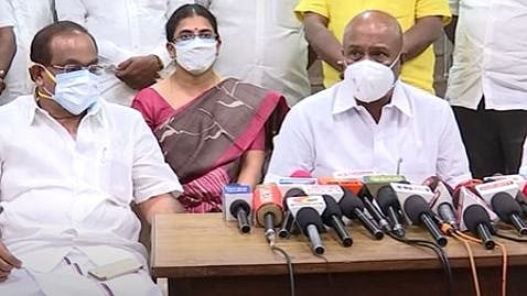 "சில வாரங்களில் கொரோனா தொற்று இல்லாத மாநிலமாக தமிழ்நாடு திகழும்" : அமைச்சர் கே.ஆர்.பெரியகருப்பன் பேட்டி!