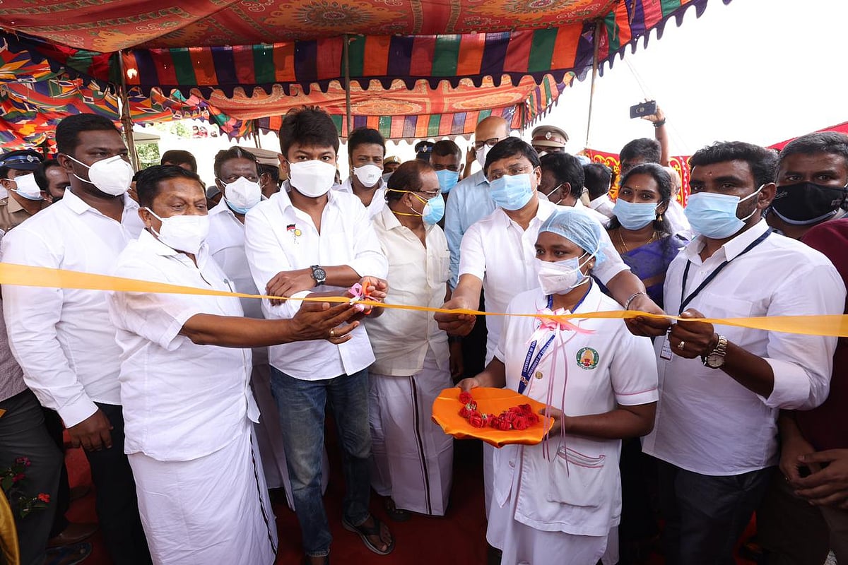 வால்பாறையில் ஆக்சிஜன் செறிவூட்டிகள் திறந்து வைத்து உதயநிதி ஸ்டாலின் கொரோனா தடுப்பு பணி ஆய்வு! - Album