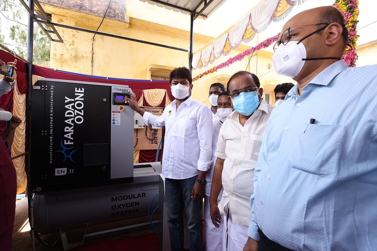 வால்பாறையில் ஆக்சிஜன் செறிவூட்டிகள் திறந்து வைத்து உதயநிதி ஸ்டாலின் கொரோனா தடுப்பு பணி ஆய்வு! - Album